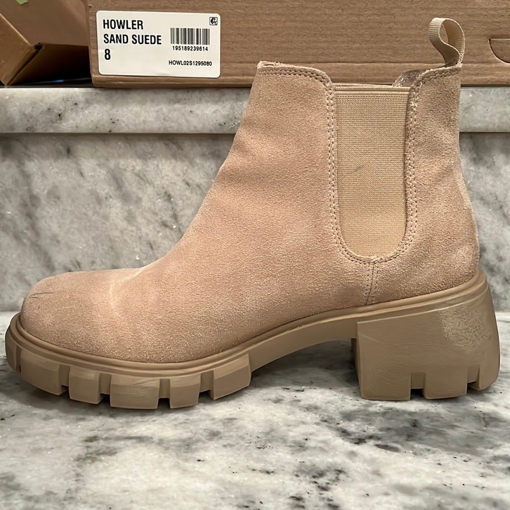 Steve Madden Howler Sand Suede size 8